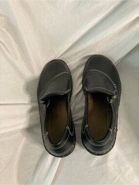 Clarks Women's Black Slip-On Casual Loafers size 10